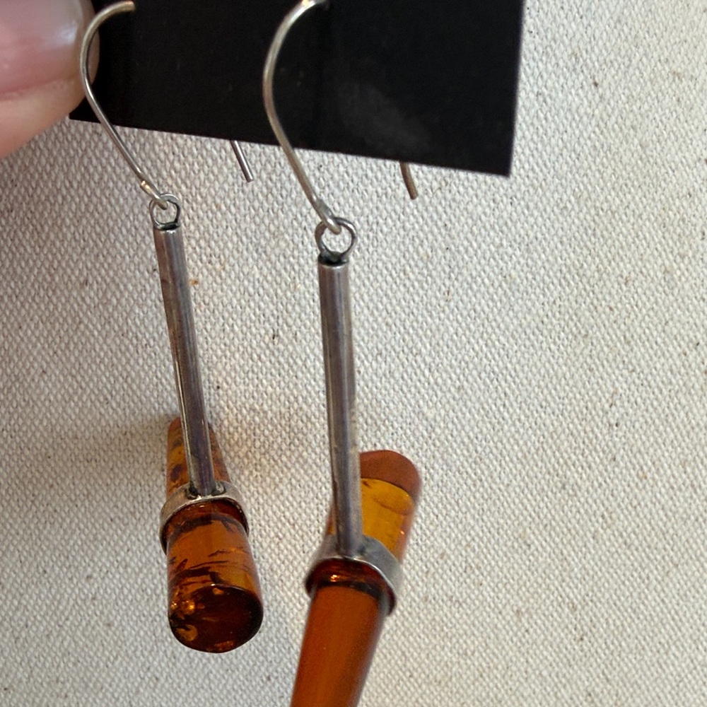 Elegant Amber and Silver Dangle Earrings - Picture 5 of 8